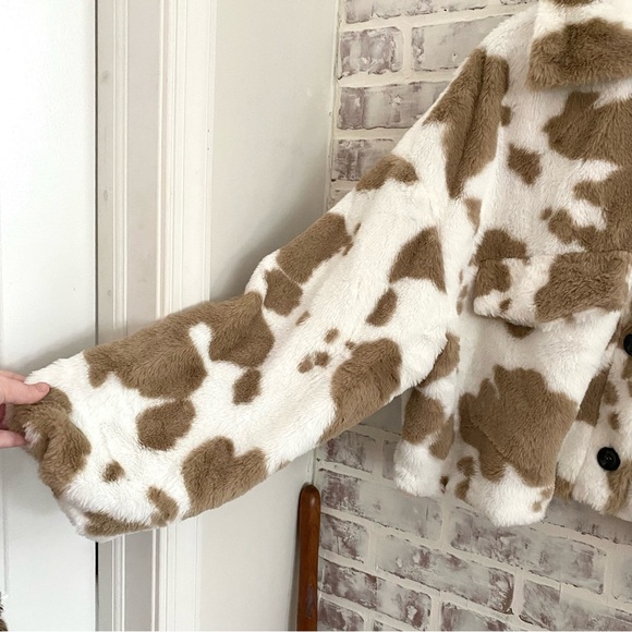 Cow Print Button Up Teddy Jacket • 18(3XL) • Brown Tan Cream - Picture 4 of 7